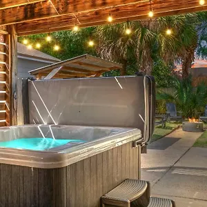 Seaside Serenity: Coastal Beach With Outdoor Living Holiday home Panama City Beach